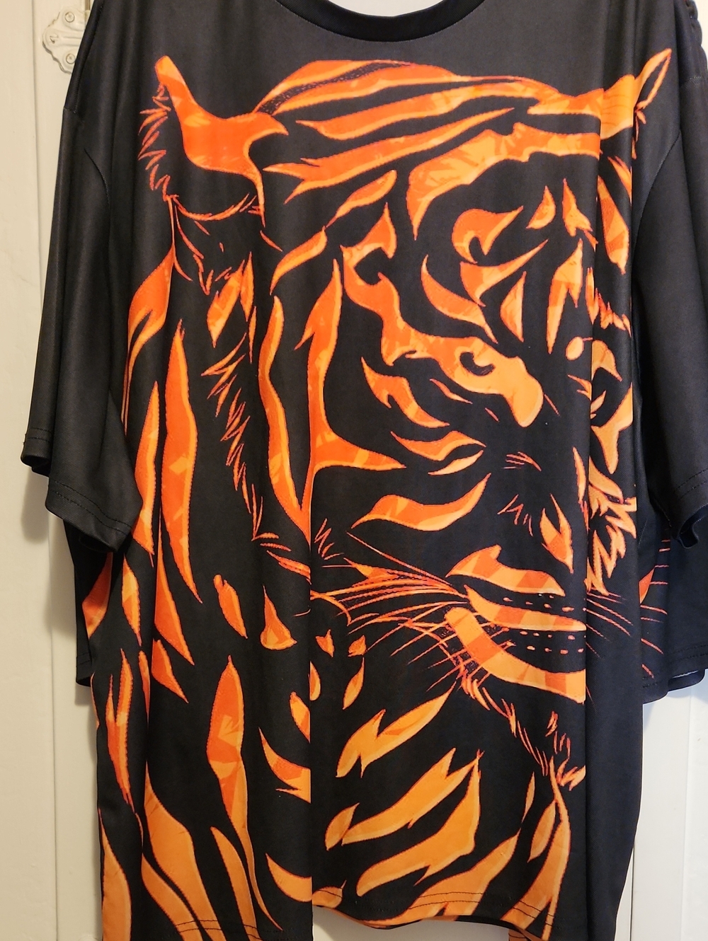 🔥Mens Black Tee & Shorts Set with Orange Tiger Graphic - Picture 3 of 3